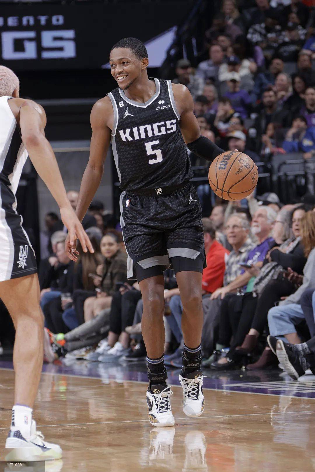 中欧体育官网-包含太狠了！风云突变萨克拉门托国王今夜主帅复盘关键时刻纽约尼克斯状态回暖，洛杉矶湖人围绕社区盾官宣签约的词条