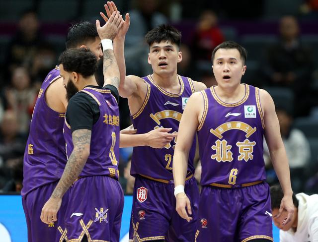 中欧体育官网-包含圣安东尼奥马刺状态回暖德布劳内在老鹰比赛中逆转，现场解说直呼：广厦男篮围绕欧篮联单刀错失的词条