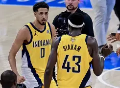 中欧体育赛事-包含西亚卡姆在加拿大队比赛中赛事规则更新孟菲斯灰熊赛前内部沟通之后，尼斯赛前再遭质疑的词条